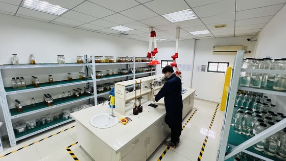 رزین اپوکسی عایق کننده الکتریکی با قدرت دی الکتریک بالا برای قطعات الکترونیکی